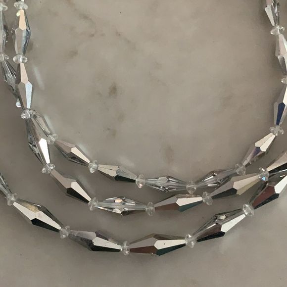 Vintage 1960s three strand shiny, sparkly choker/princess style  necklace - Picture 5 of 6